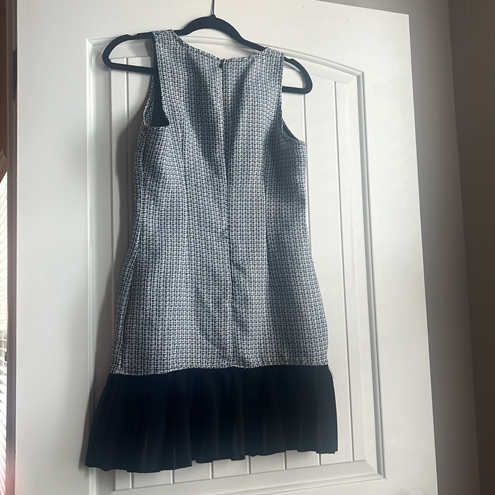 Roaring Ruffles - Picture 3 of 4